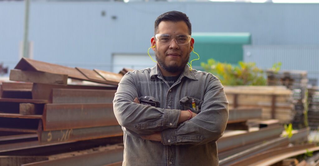 César Armando Castro, opérateur CNC actuellement au Canada